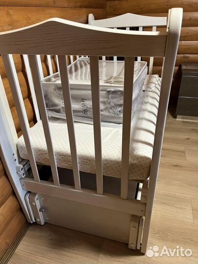 Детская кровать,и тумба