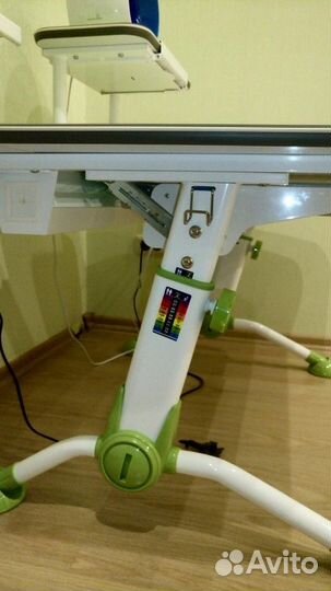 Детский стол бюрократ Conductor-03