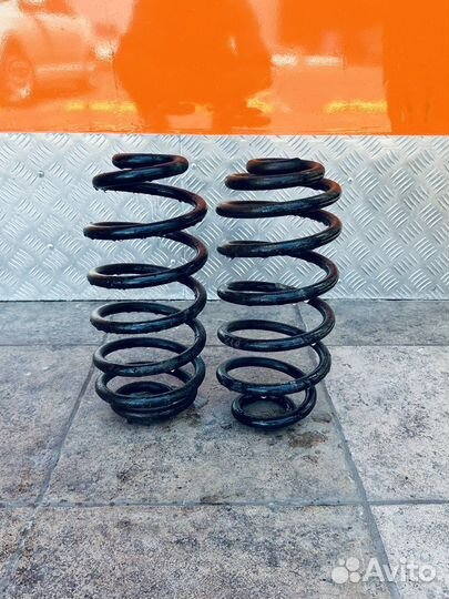 Пружина подвески задняя Opel astra j