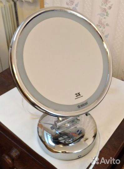 Зеркало косметическое с подсветкой