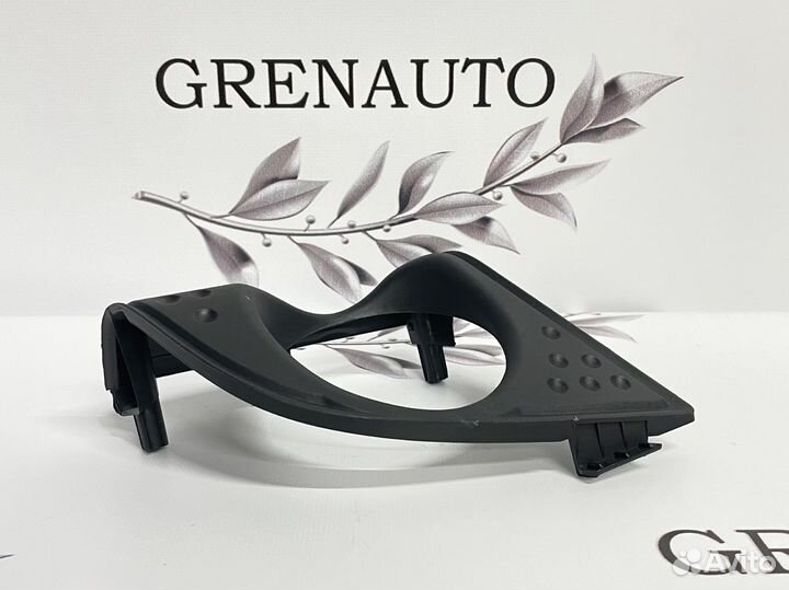 Решётка противотуманки левая Honda Accord 8 08-10