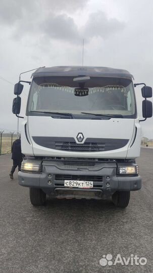 Водитель самосвала