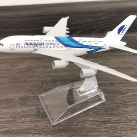 Модель самолета A380 Malaysia Airlines