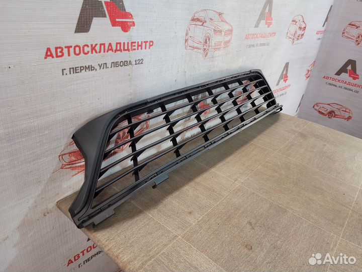 Решётка в бампер Renault Logan с 2018 года