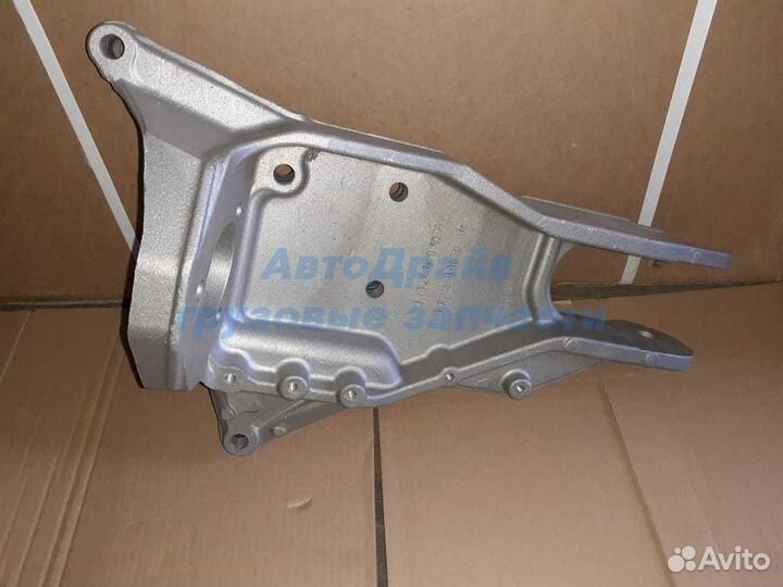 Кронштейн подвески Скания 5 серия правый 1426196