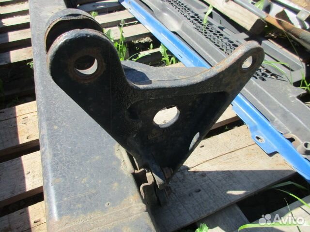 Кронштейн переднего бампера MAN TGX