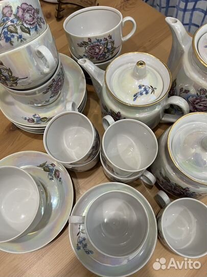 Фарфоровый чайно-кофейный сервиз (винтаж)