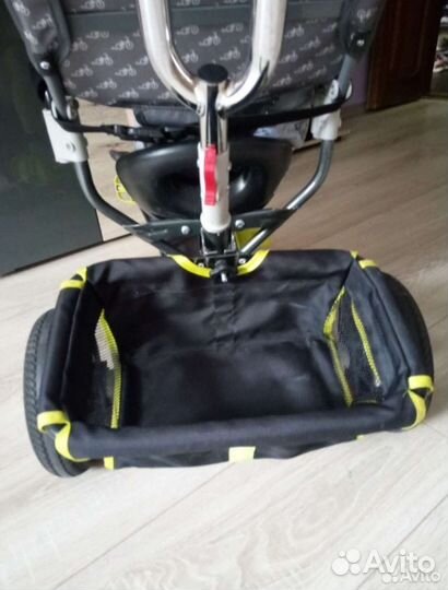 Детский трехколесный велосипед-коляска