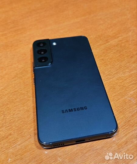 Samsung Galaxy S22, 8/128 ГБ