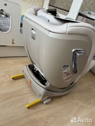 Автомобильное кресло