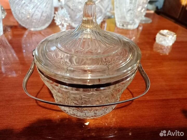 Хрустальная ваза, конфетницы и солонка