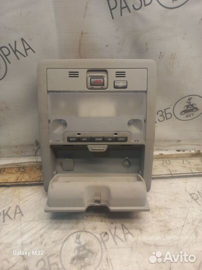 Плафон салона Lexus LS460