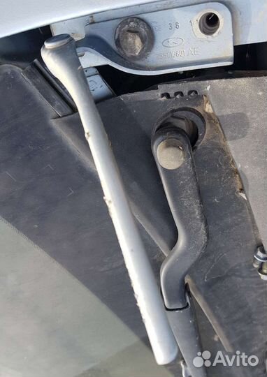 Петли капота Ford Fiesta 5