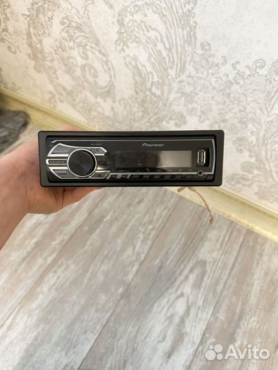 Магнитофон pioner MVH -150UBG