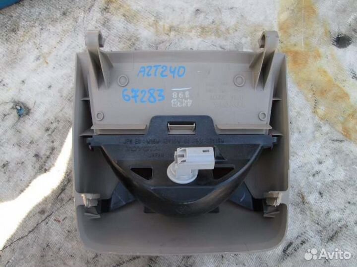 Стоп-сигнал в салоне Toyota Premio AZT240 1AZ-FSE