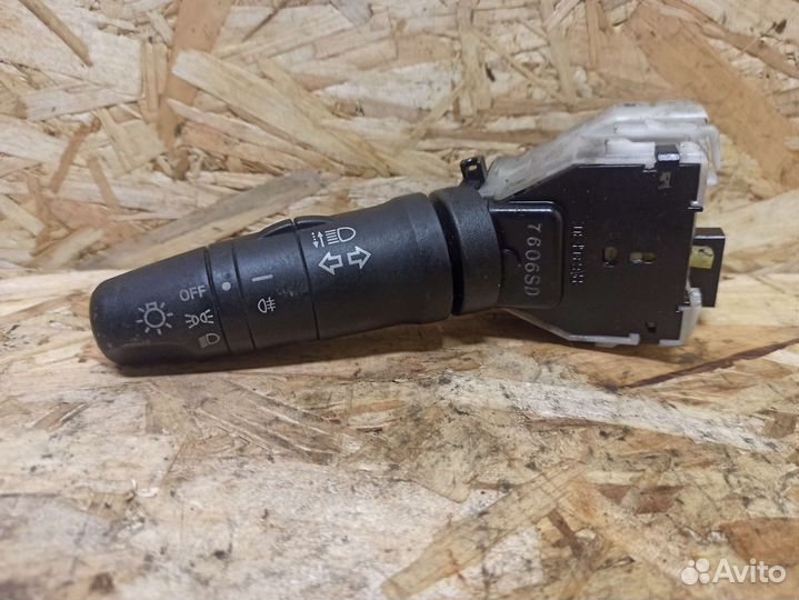 Переключатель поворотников Nissan Note