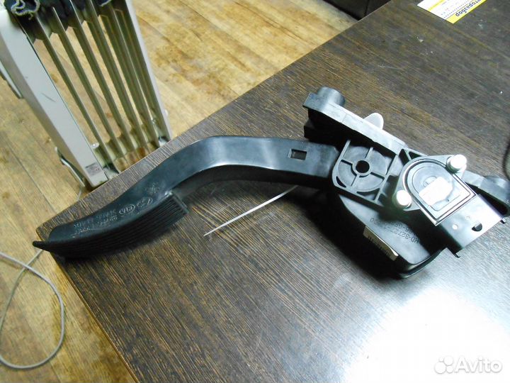 Педаль газа Solaris 2010), KIA RIO 2011) 1.4 МКПП