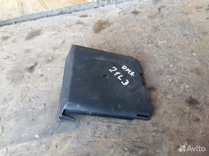 Крышка блока предохранителей Opel Meriva A 2003-2