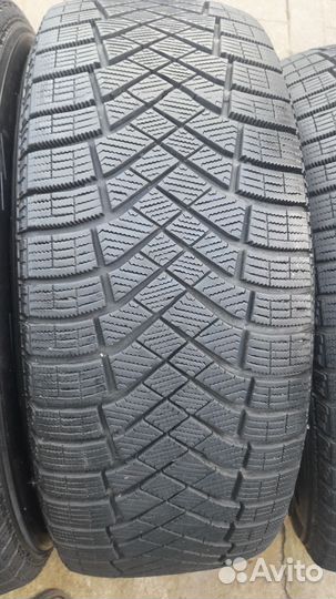 Pirelli Ice Zero FR 235/60 R18