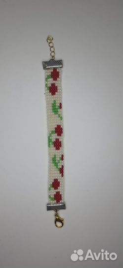 Широкий браслет из бисера