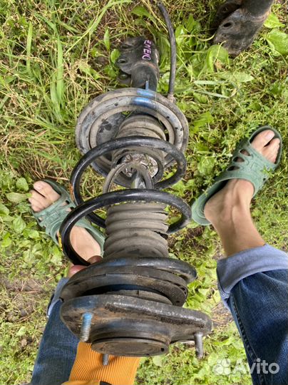 Стойки на тайота виш