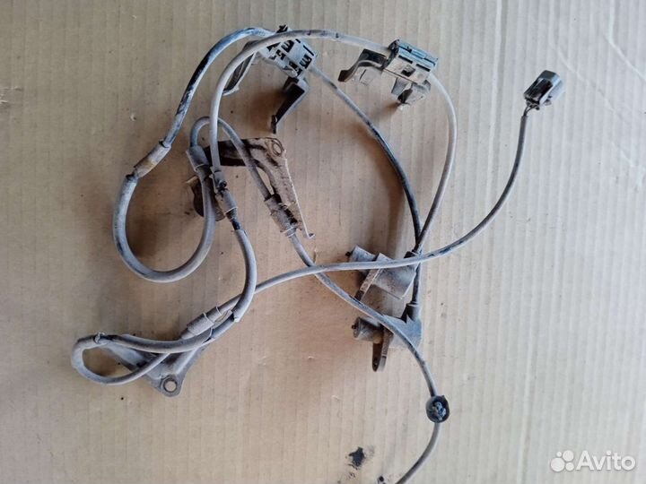 Датчик абс Тойота Авенсис 220