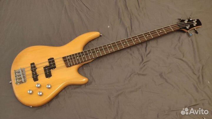 Бас-гитара в стиле Ibanez