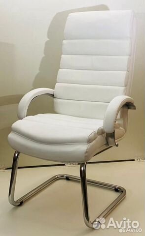 Офисное кресло