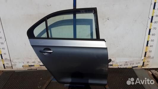 Дверь задняя правая skoda rapid (1SK25FT01)