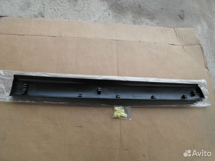 Молдинг двери передней правой Nissan X-Trail T31