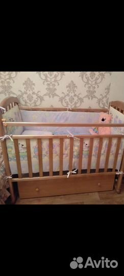 Детская кроватка с маятником и ящиком, бу