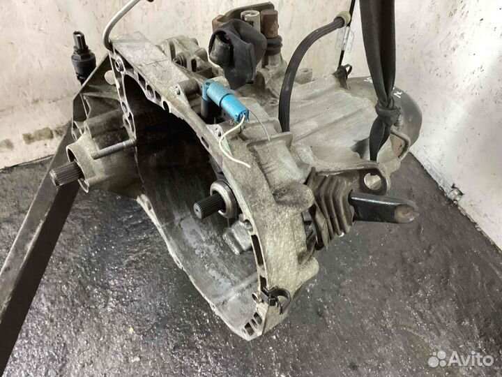 МКПП (механическая коробка переключения передач) R