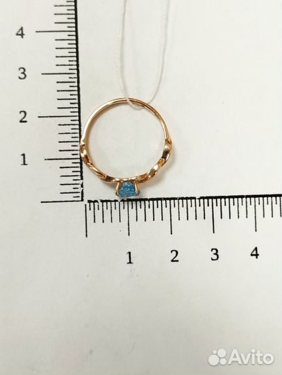 Золотое кольцо с топазом 18,5р