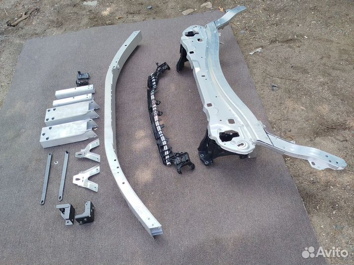 Панель передняя Мерседес 213 в сборе