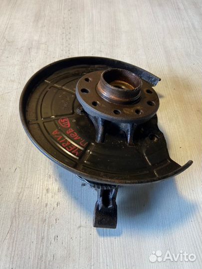 Кулак передний левый Opel Meriva B A14XER 2012