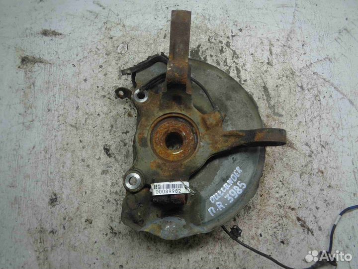 Кулак поворотный правый Mitsubishi Outlander XL