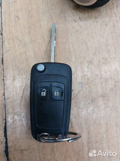 Замок зажигания Opel Astra J A16XER 2010