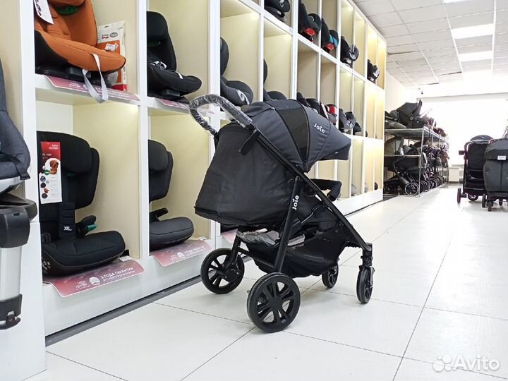 Прогулочная коляска Joie Litetrax 4 DLX Coal