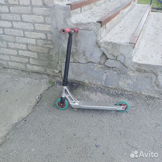Трюковой самокат кастом парк