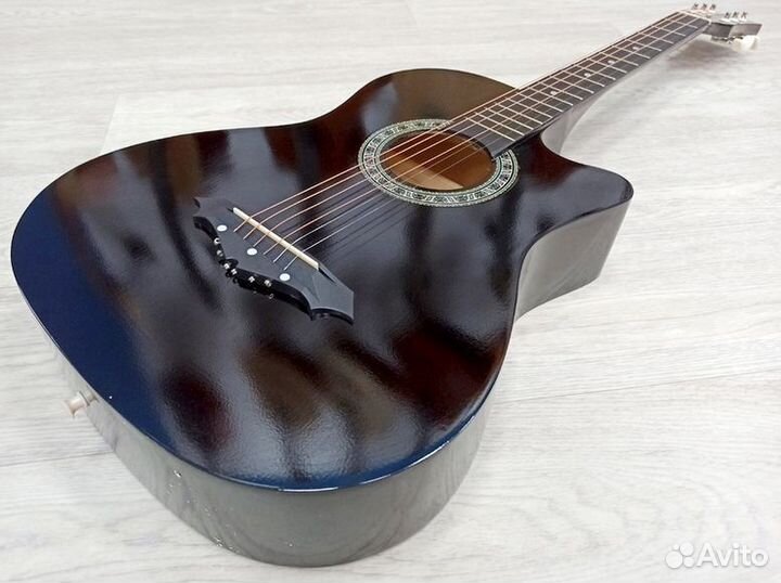 Акустическая гитара