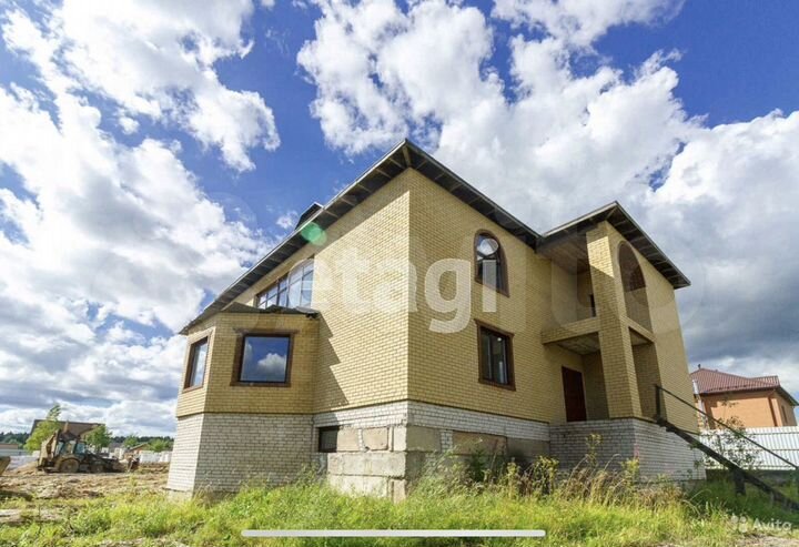 Дом 483,2 м² на участке 25 сот.