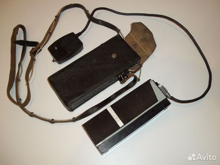 Рация, фуражка, жезл, погоны и свисток