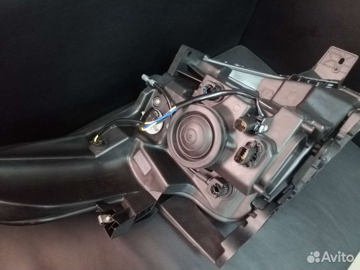 Фара передняя левая и правая Форд Эксплорер 5