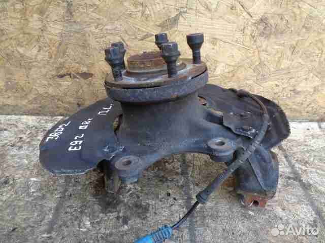 Кулак поворотный левый BMW 3-Series E92 6768995