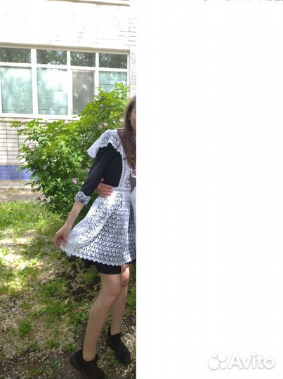 Белый школьный фартук