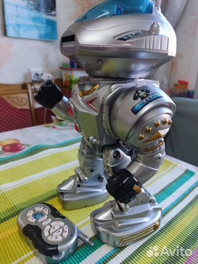 Интерактивный робот