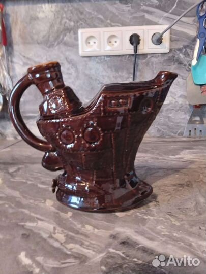 Кувшин старинный кораблик