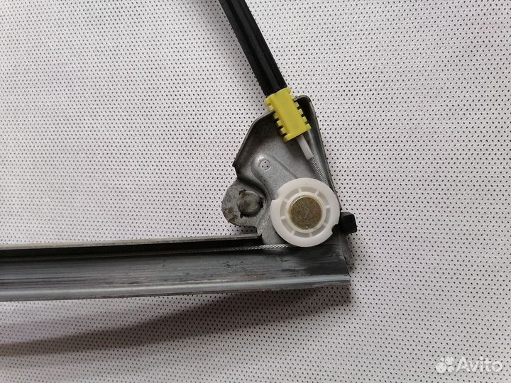 Peugeot 405 Стеклоподъёмник передний левый