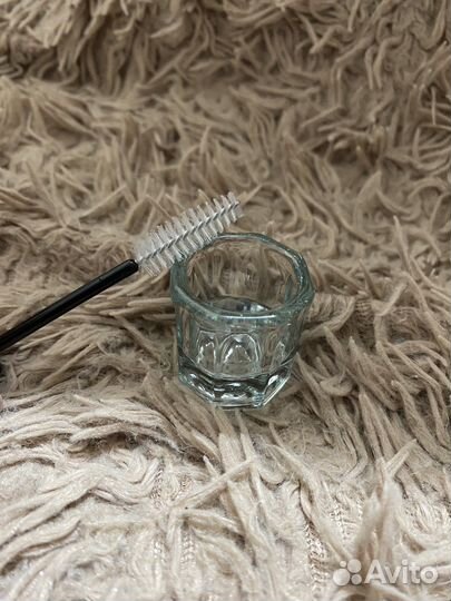 Стаканчик для бровей