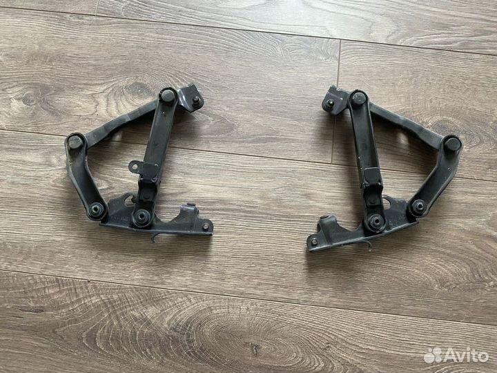 Петля капота пара Mercedes E-Class W211